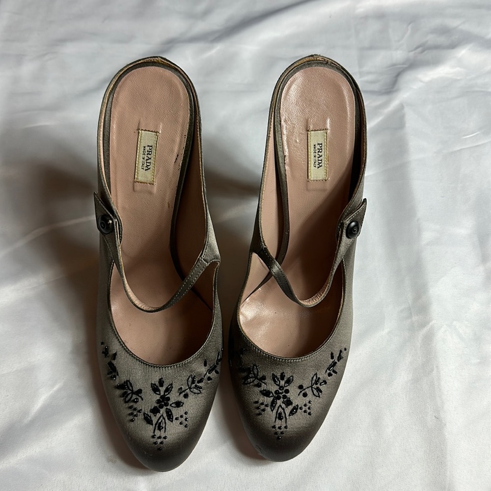 Prada Made in Italy heals see pics size 39 1/2